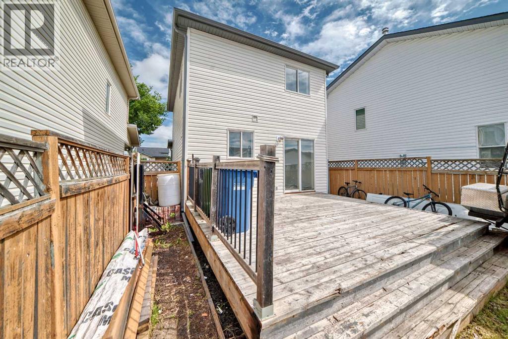 Photo 14 of 37 Martinbrook Link Ne, Calgary AB