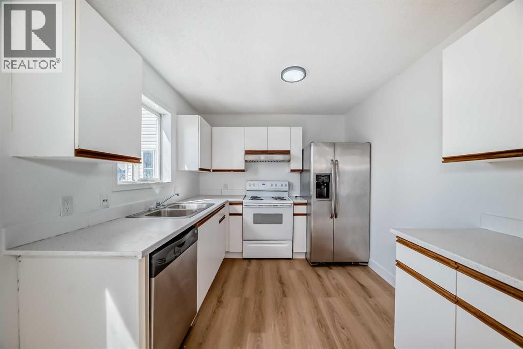 Photo 19 of 37 Martinbrook Link Ne, Calgary AB