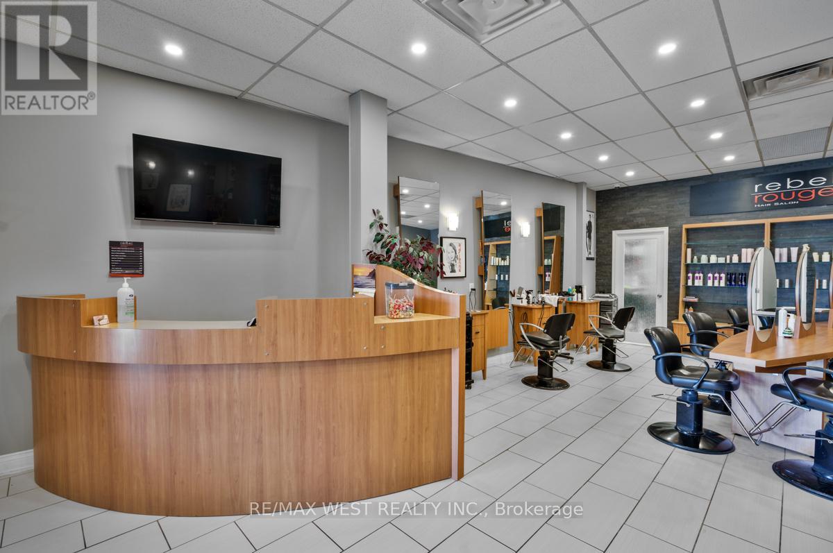 Photo 25 of 7 A 1065 Davis Drive, Newmarket ON
