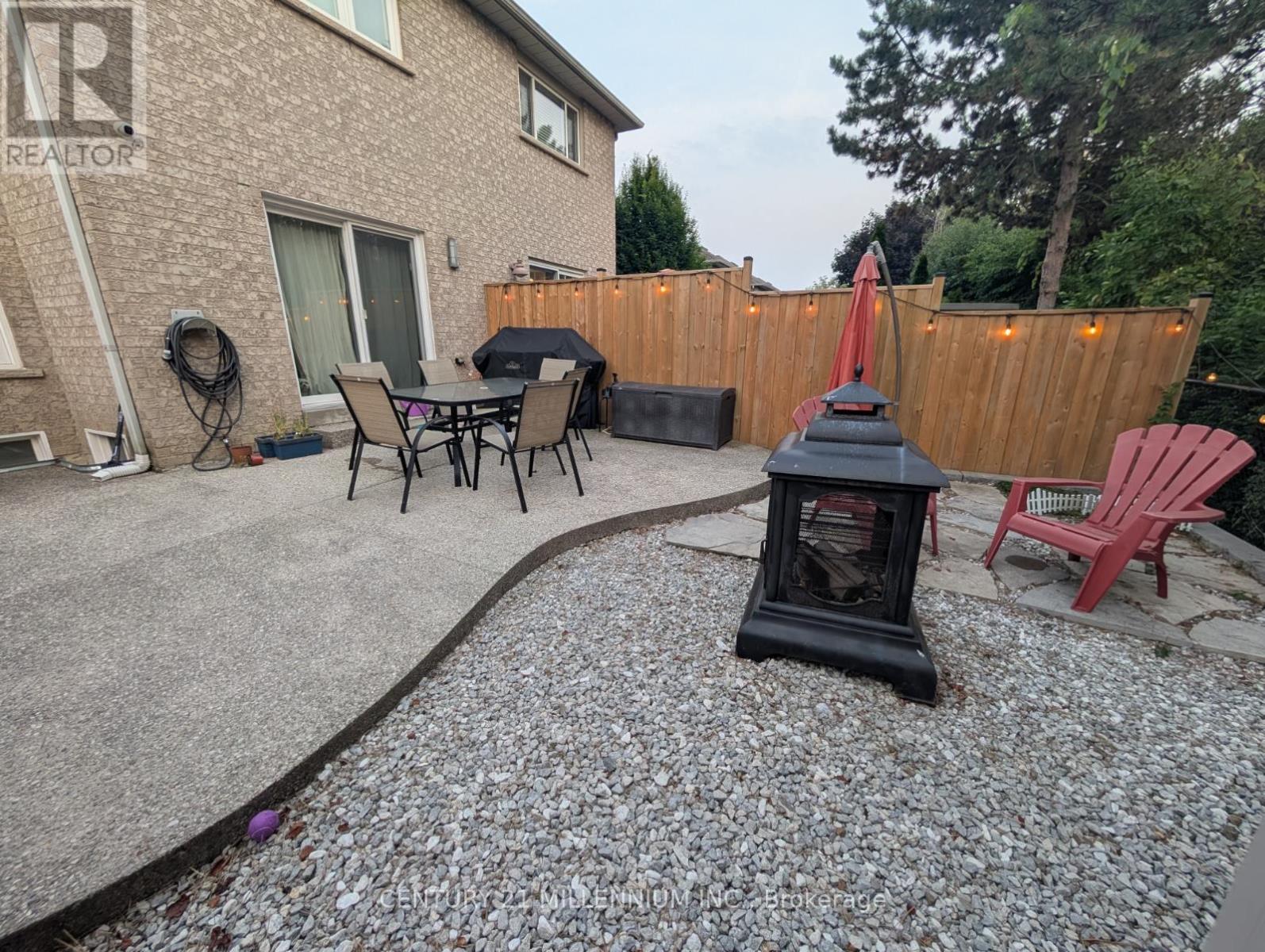 Photo 13 of 32 Gardenia Way, Caledon ON