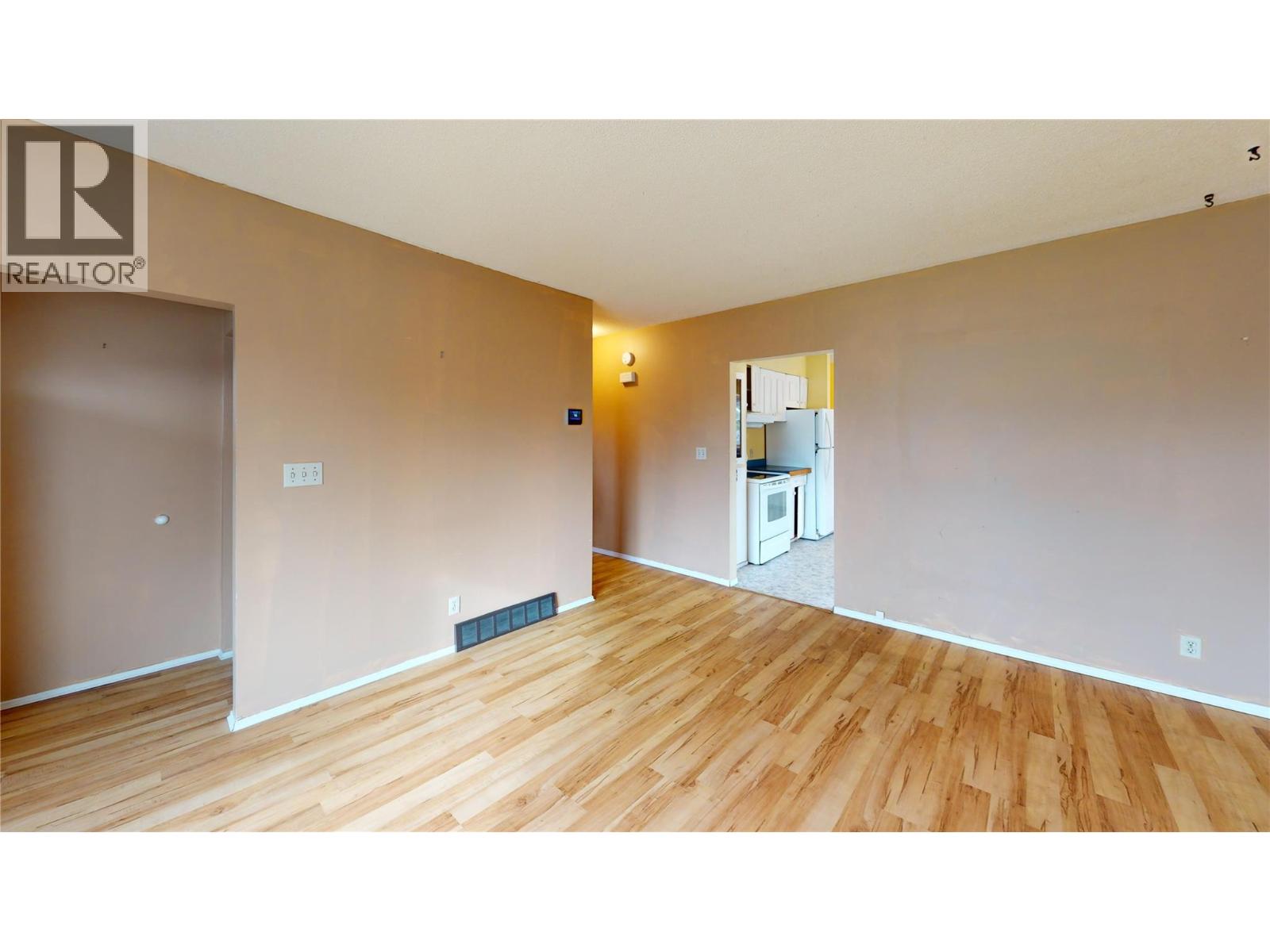 Photo 6 of 232 22nd Avenue S, Creston BC