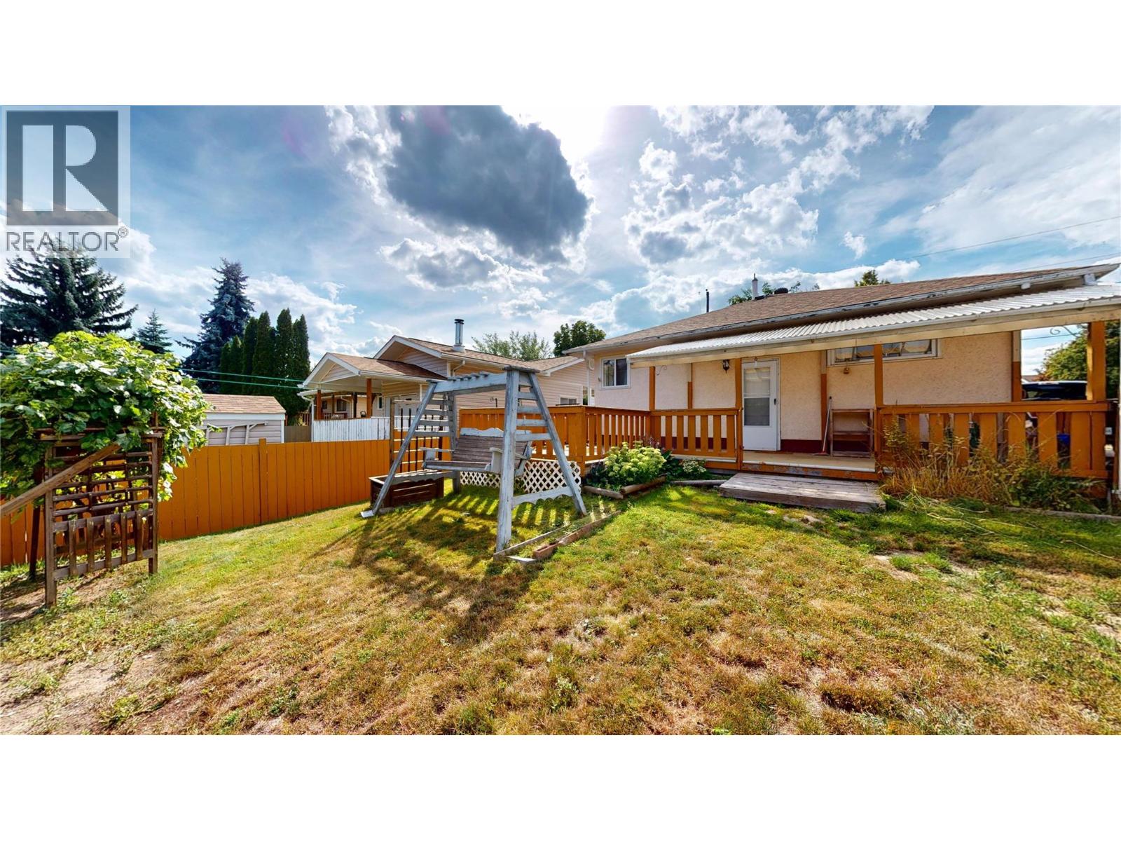 Photo 3 of 232 22nd Avenue S, Creston BC