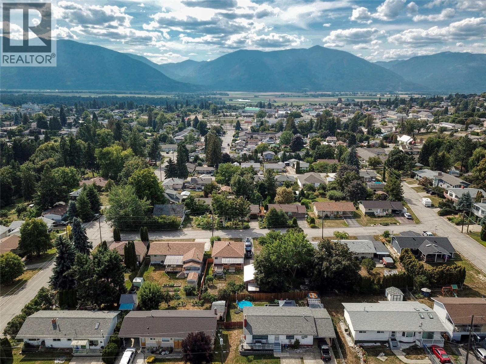 Photo 25 of 232 22nd Avenue S, Creston BC