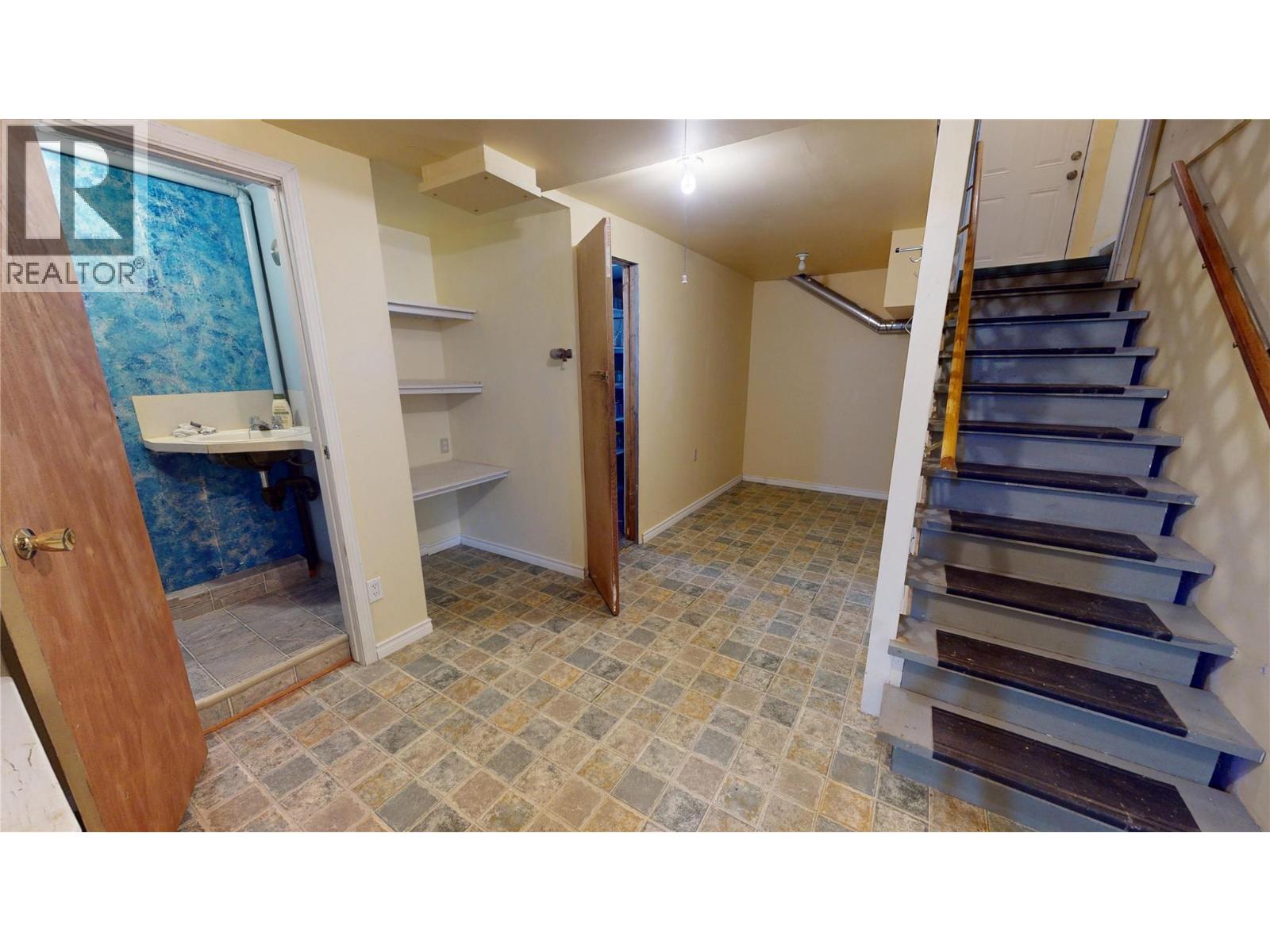 Photo 20 of 232 22nd Avenue S, Creston BC