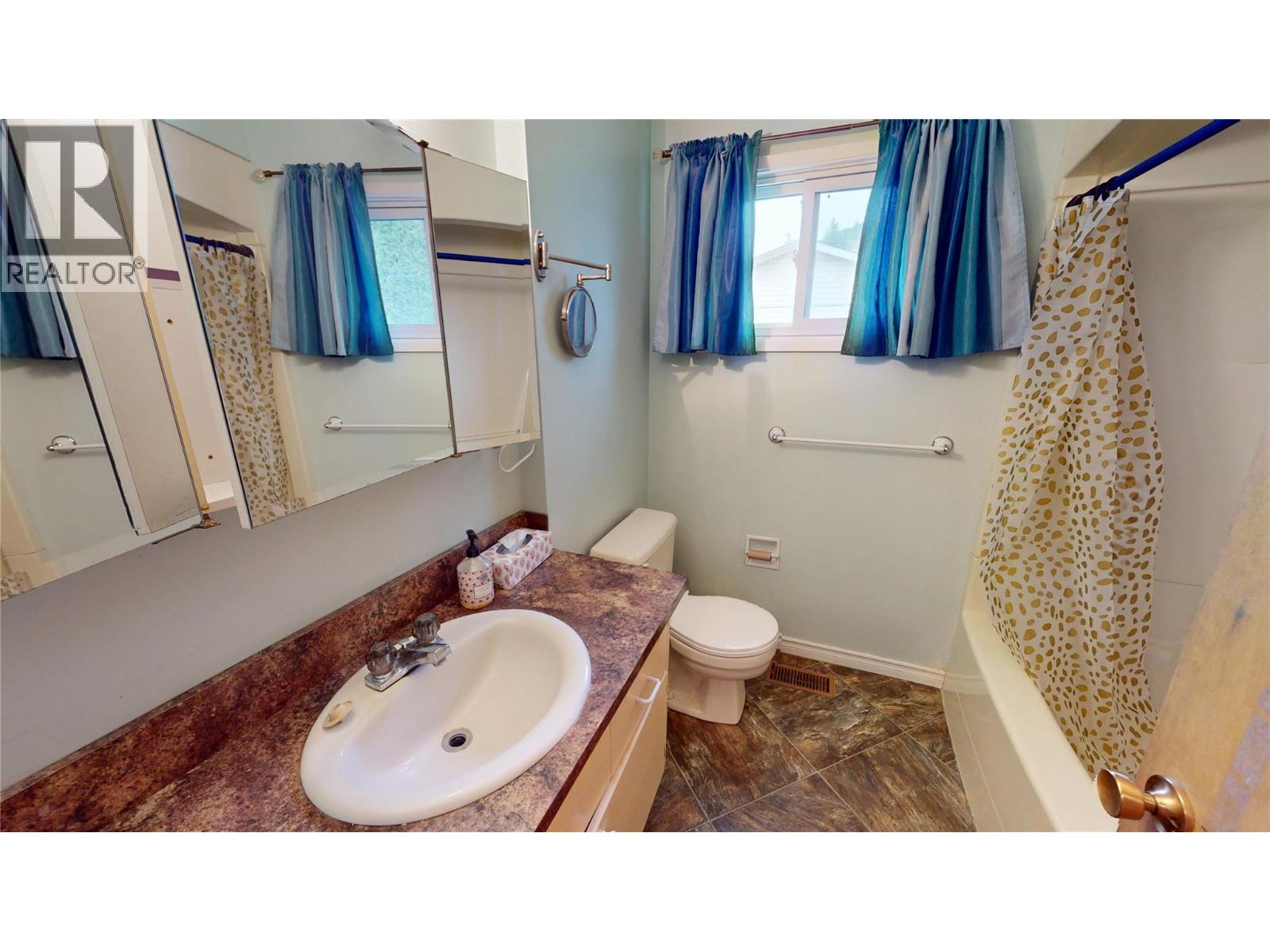 Photo 23 of 232 22nd Avenue S, Creston BC
