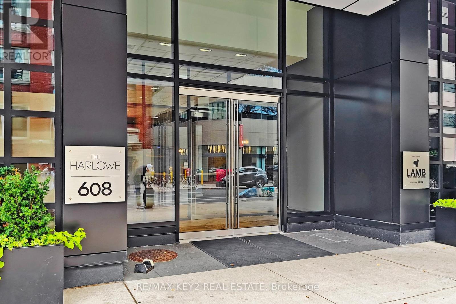 Photo 5 of 615 608 Richmond Street W, Toronto ON