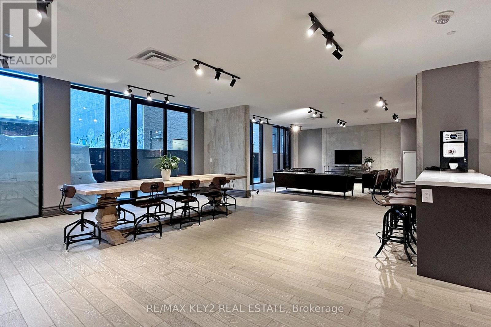 Photo 1 of 615 608 Richmond Street W, Toronto ON