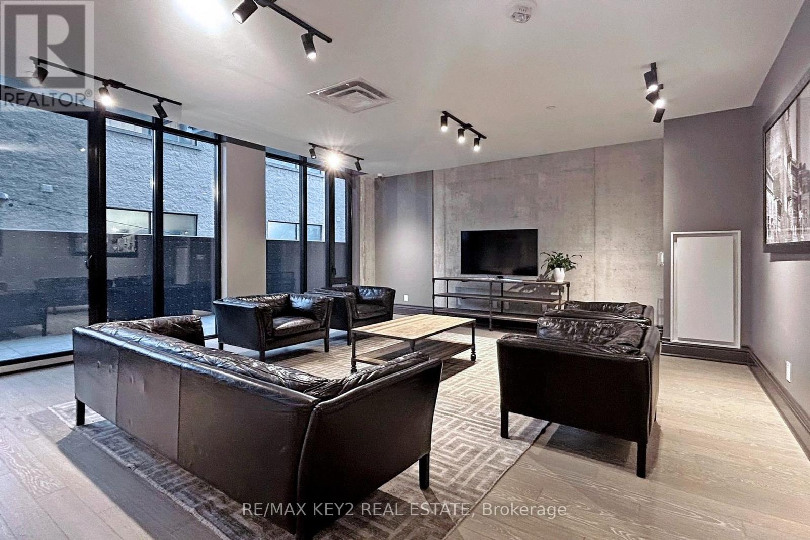Photo 3 of 615 608 Richmond Street W, Toronto ON