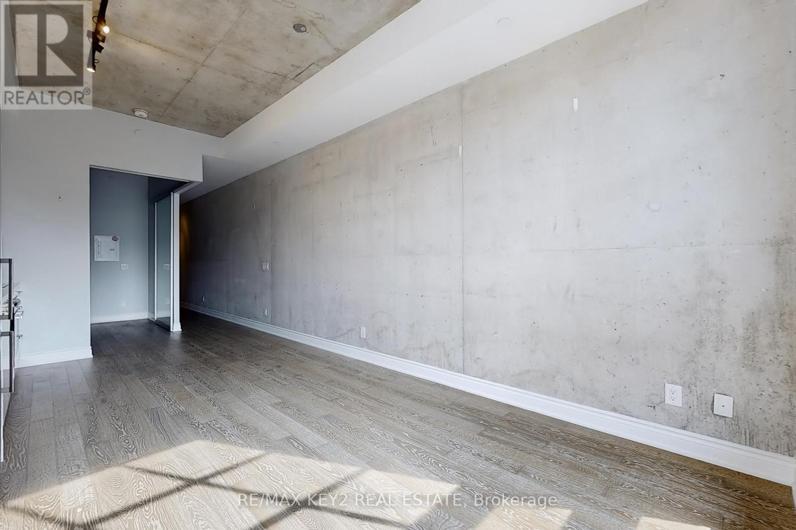 Photo 2 of 615 608 Richmond Street W, Toronto ON