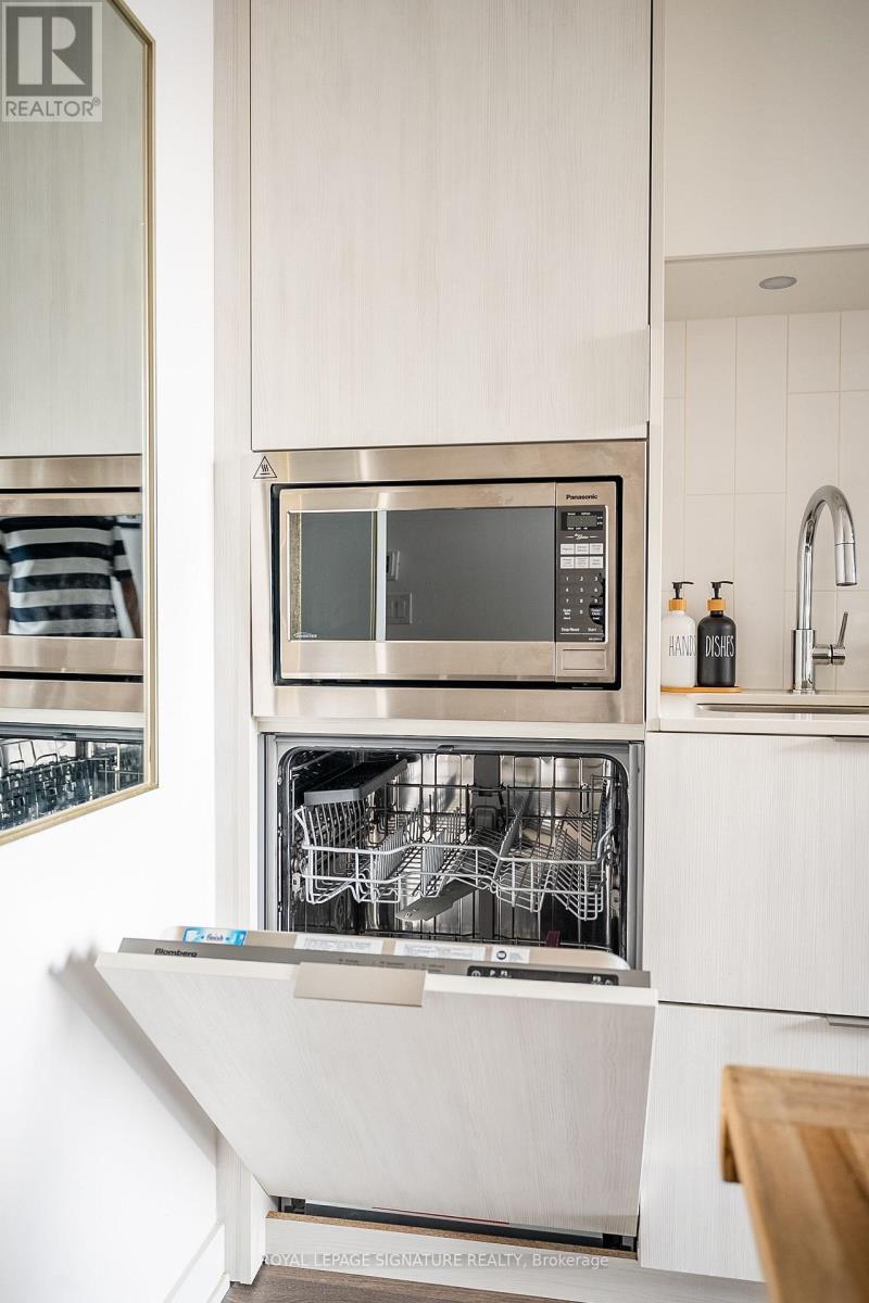 Photo 14 of 204 130 River Street, Toronto ON