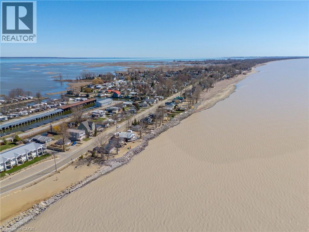 Photo 11 of 24 Erie Boulevard, Long Point ON