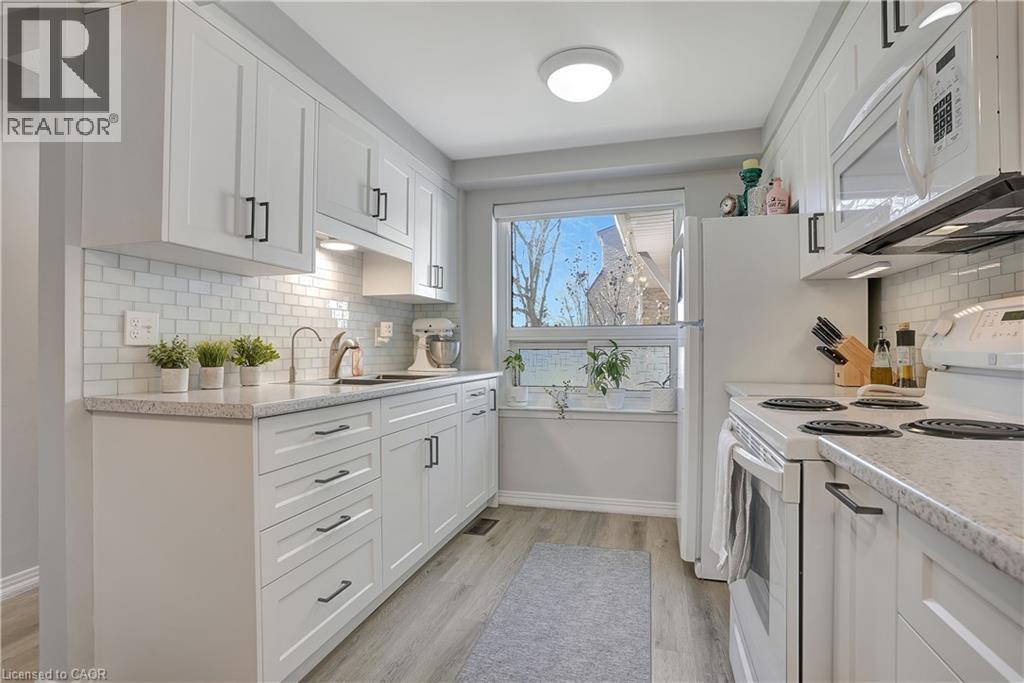 Photo 23 of 280 Thaler Avenue Unit 33, Kitchener ON