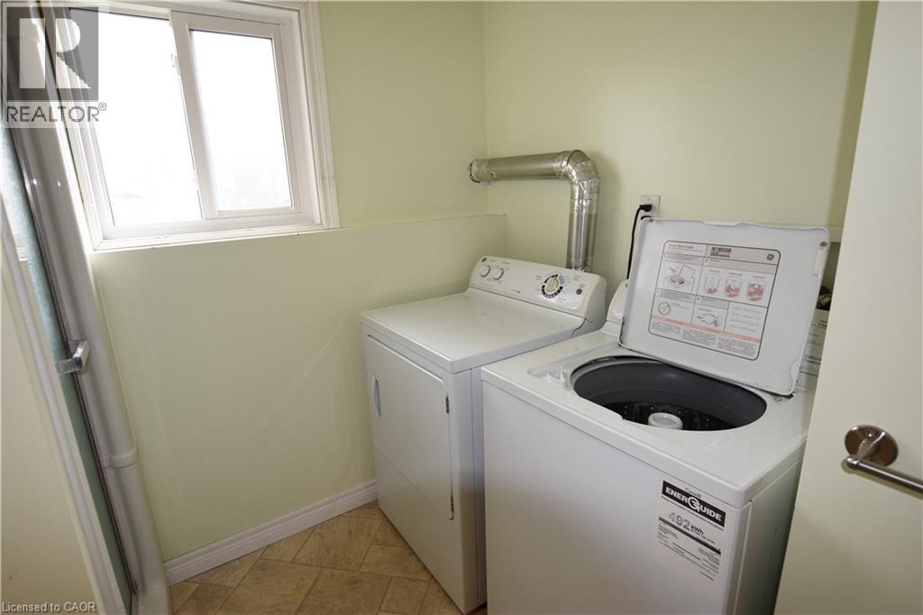 Photo 8 of 75 Pine Street S, Thorold ON