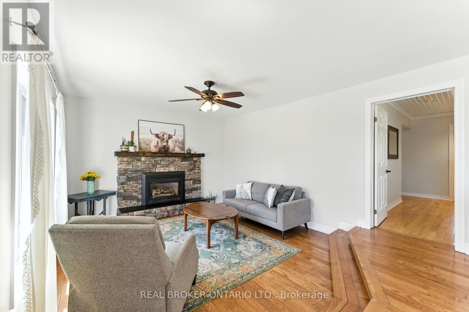 Photo 13 of 6550 Craighurst Drive, Ottawa ON
