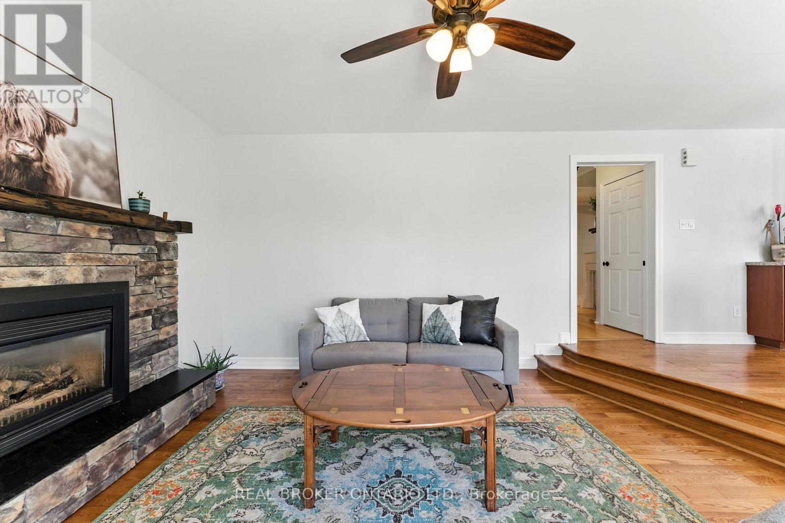 Photo 15 of 6550 Craighurst Drive, Ottawa ON