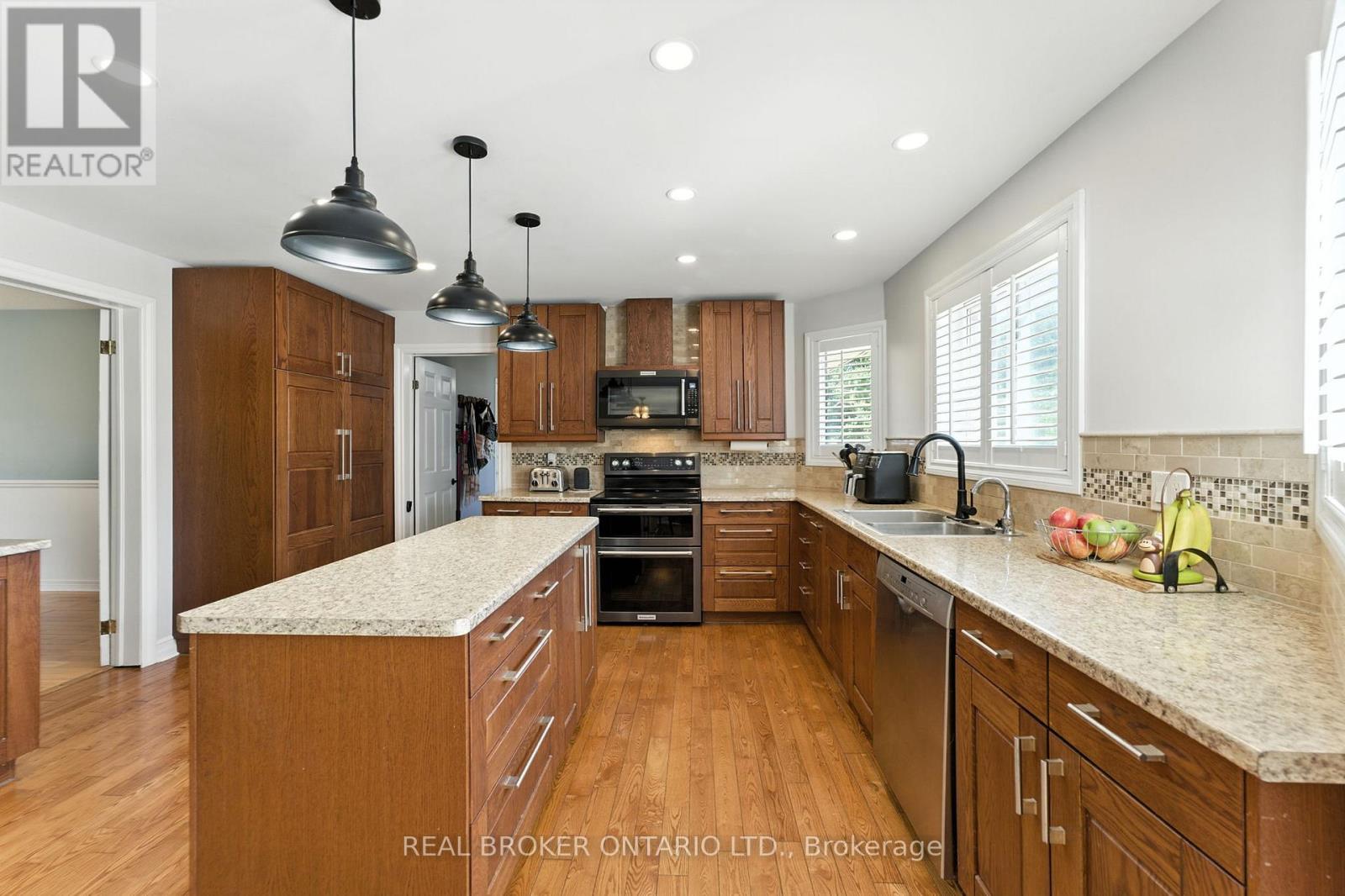 Photo 19 of 6550 Craighurst Drive, Ottawa ON