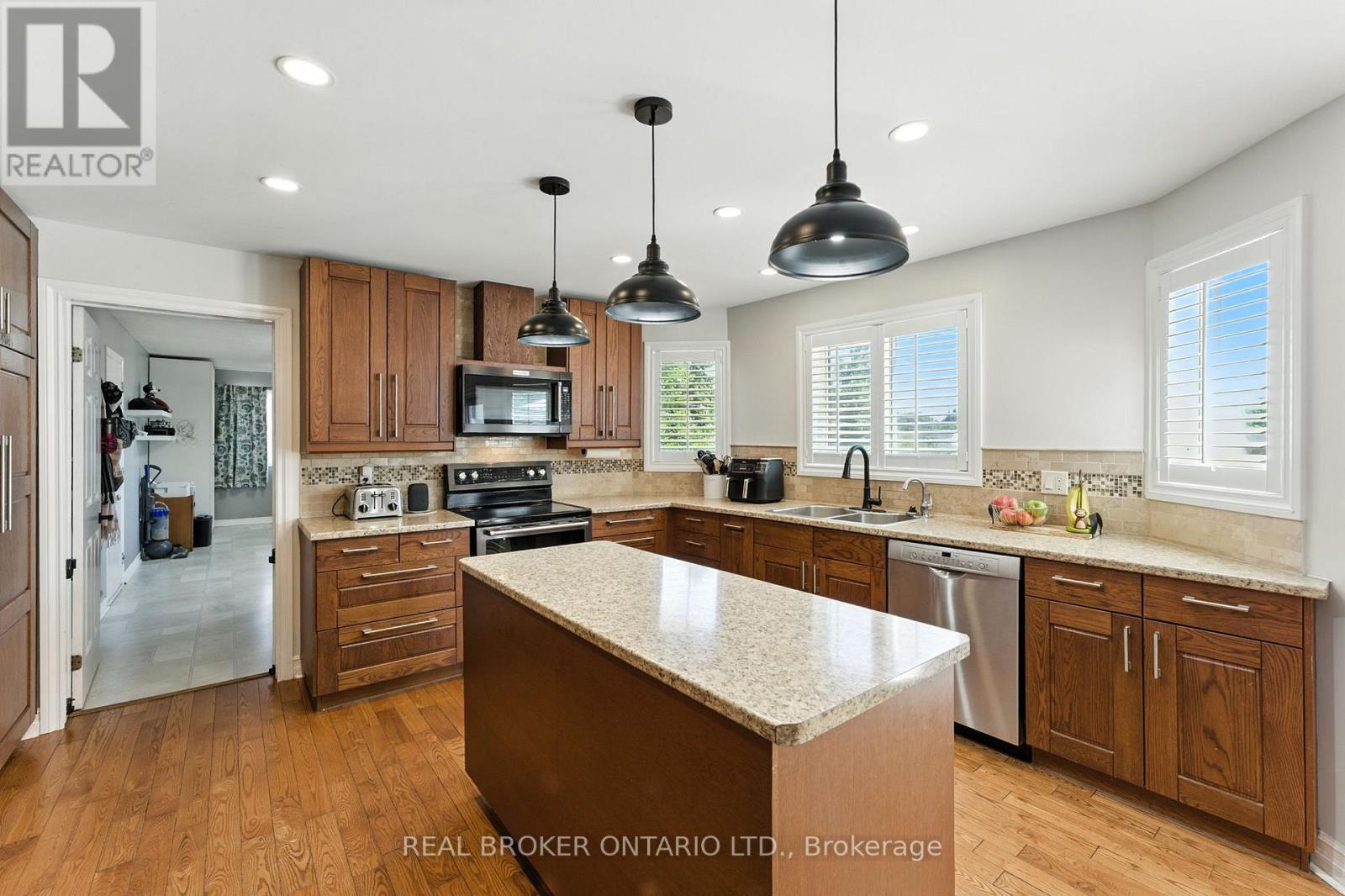 Photo 20 of 6550 Craighurst Drive, Ottawa ON
