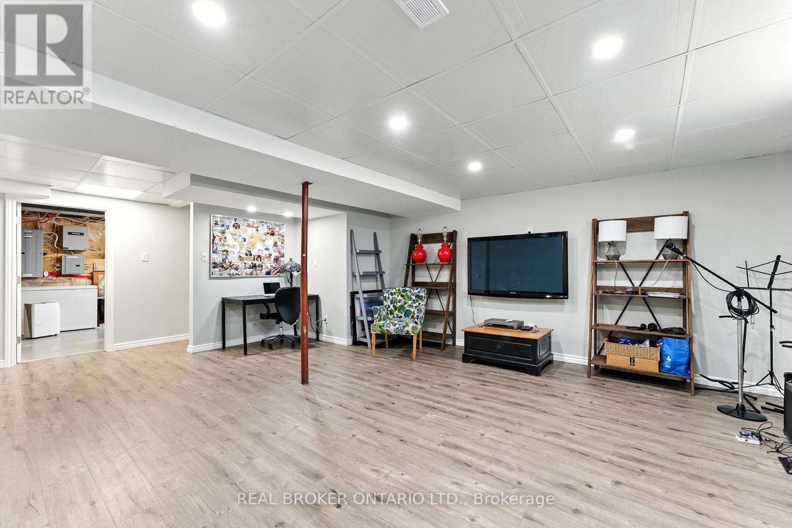 Photo 38 of 6550 Craighurst Drive, Ottawa ON