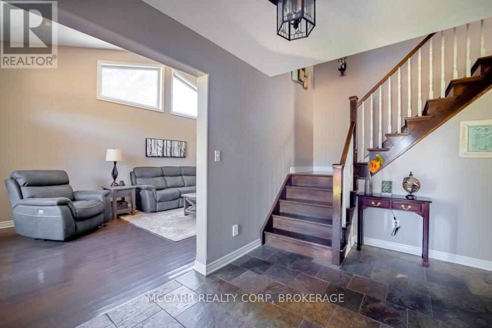 Photo 6 of 38 Nicholas Drive, St Catharines ON