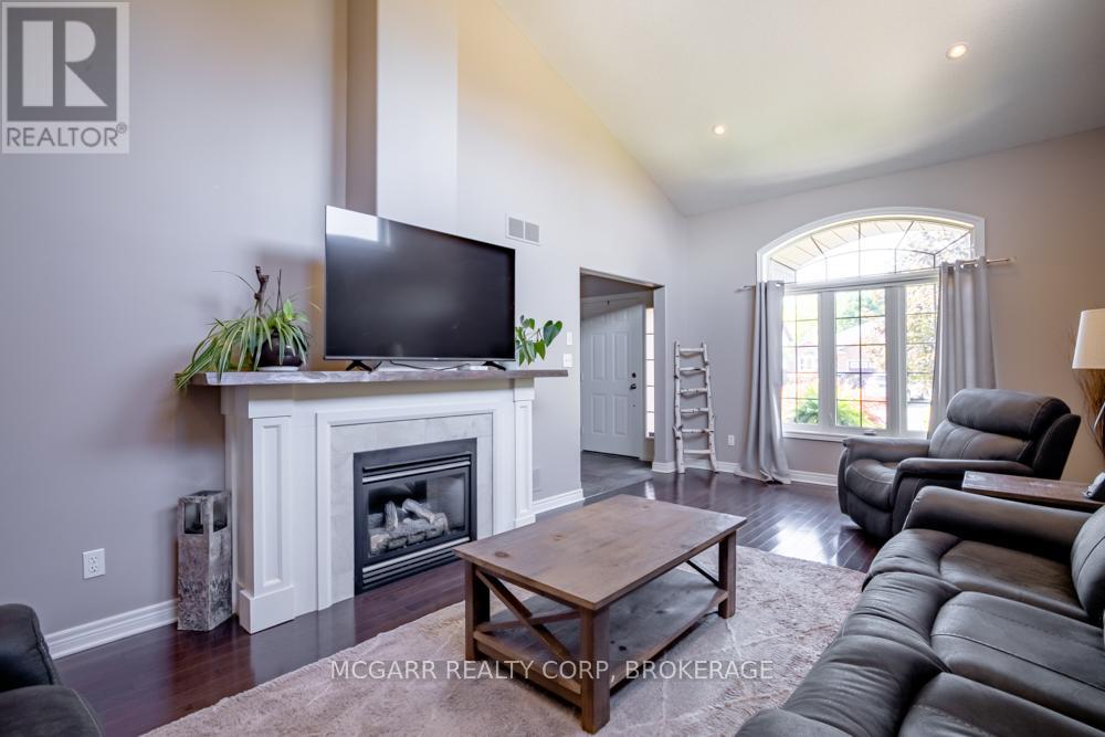Photo 8 of 38 Nicholas Drive, St Catharines ON