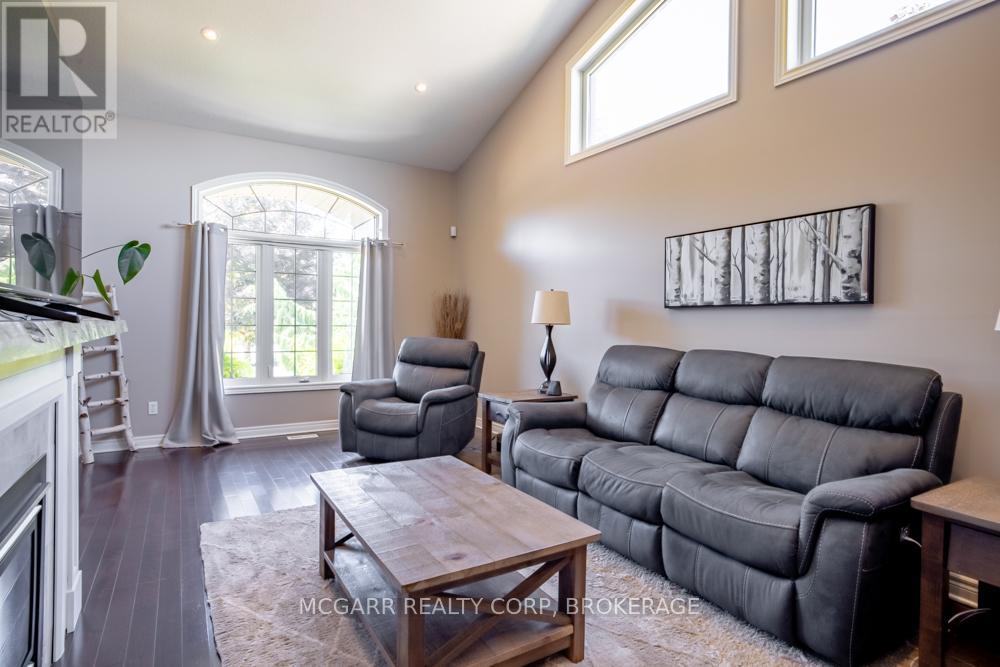 Photo 9 of 38 Nicholas Drive, St Catharines ON
