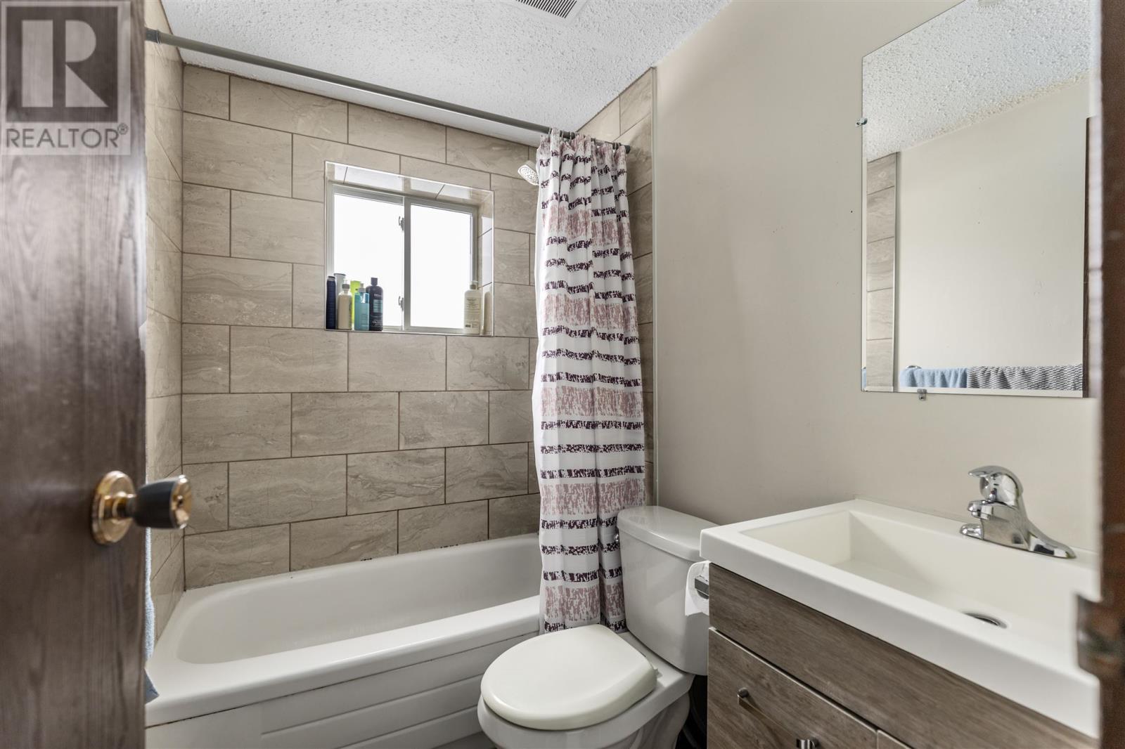 Photo 5 of 269 Goulais Ave, Sault Ste Marie ON