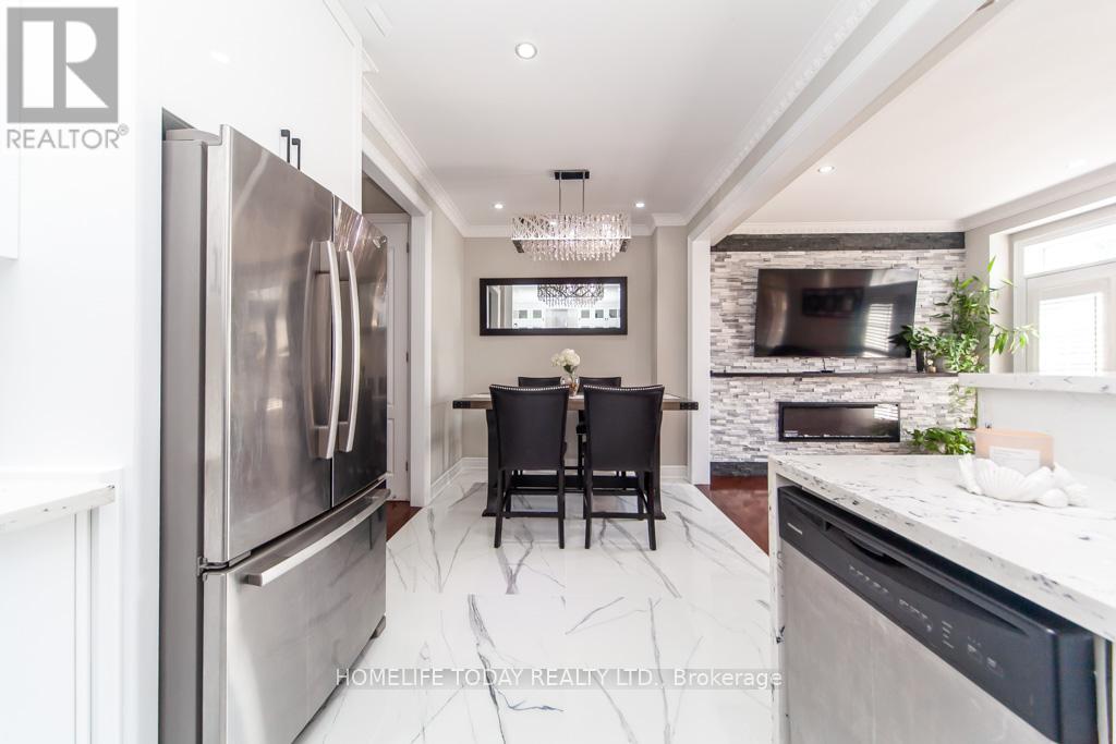 Photo 4 of 238 Wardlaw Place, Vaughan ON