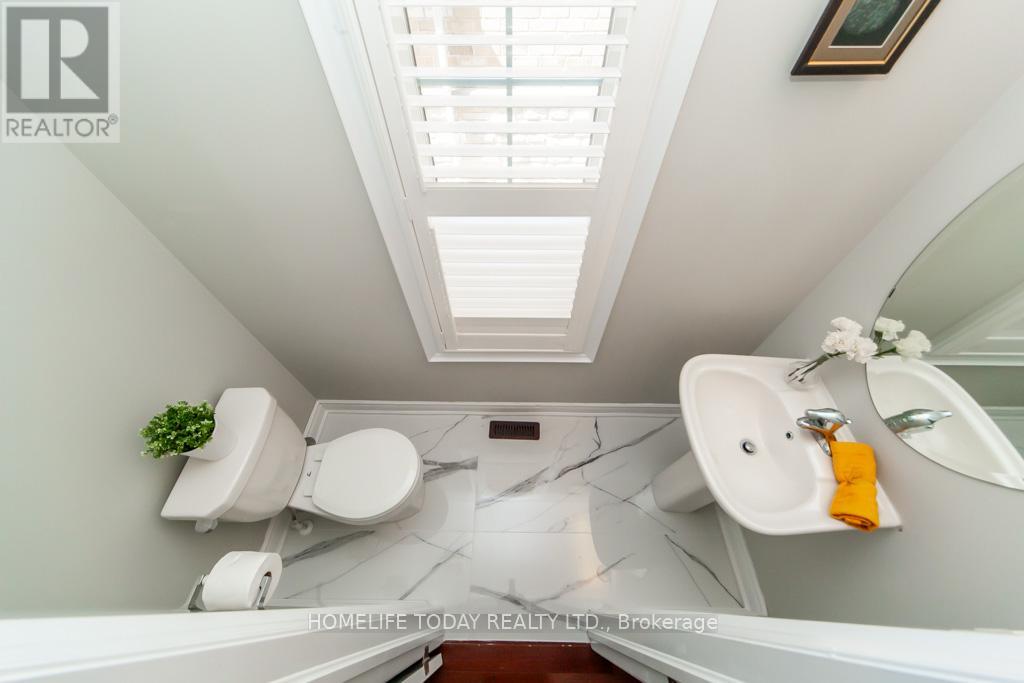 Photo 25 of 238 Wardlaw Place, Vaughan ON