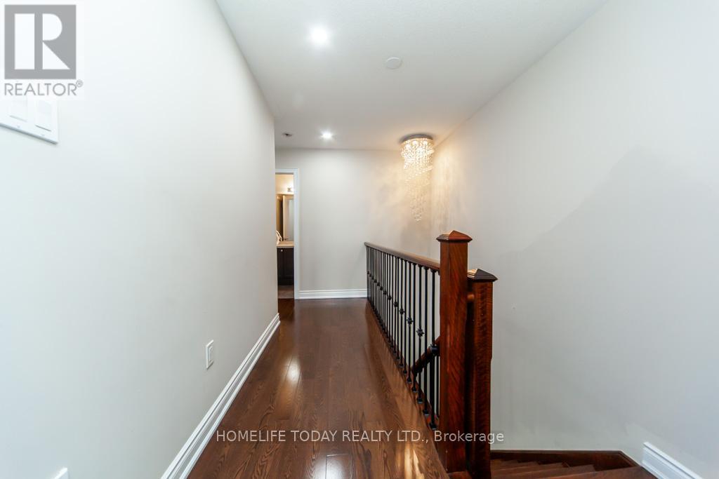 Photo 3 of 238 Wardlaw Place, Vaughan ON