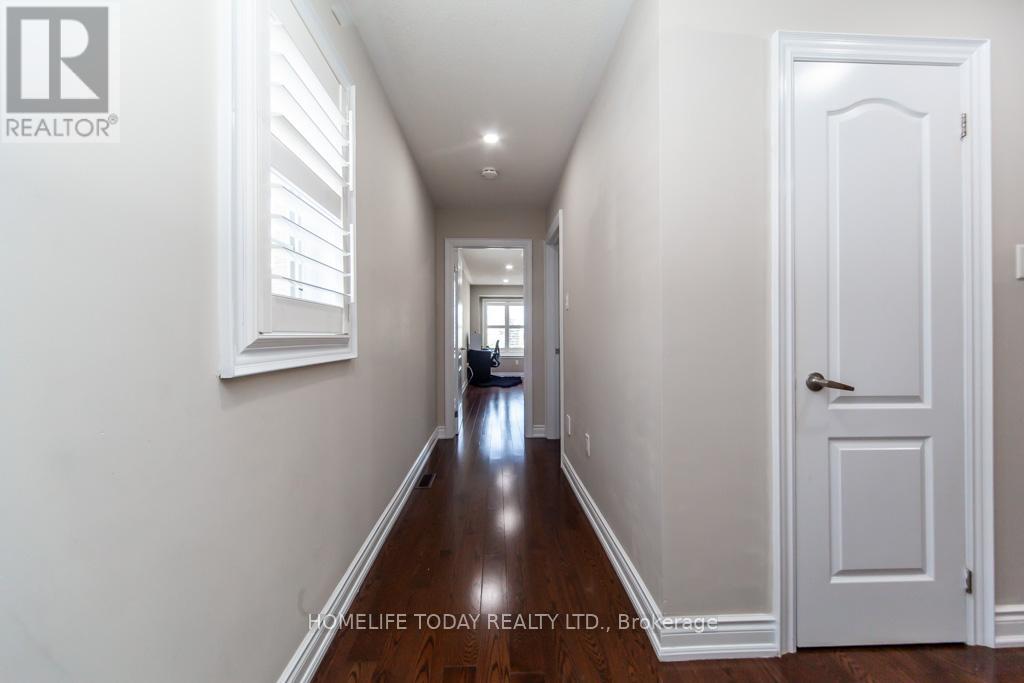 Photo 20 of 238 Wardlaw Place, Vaughan ON