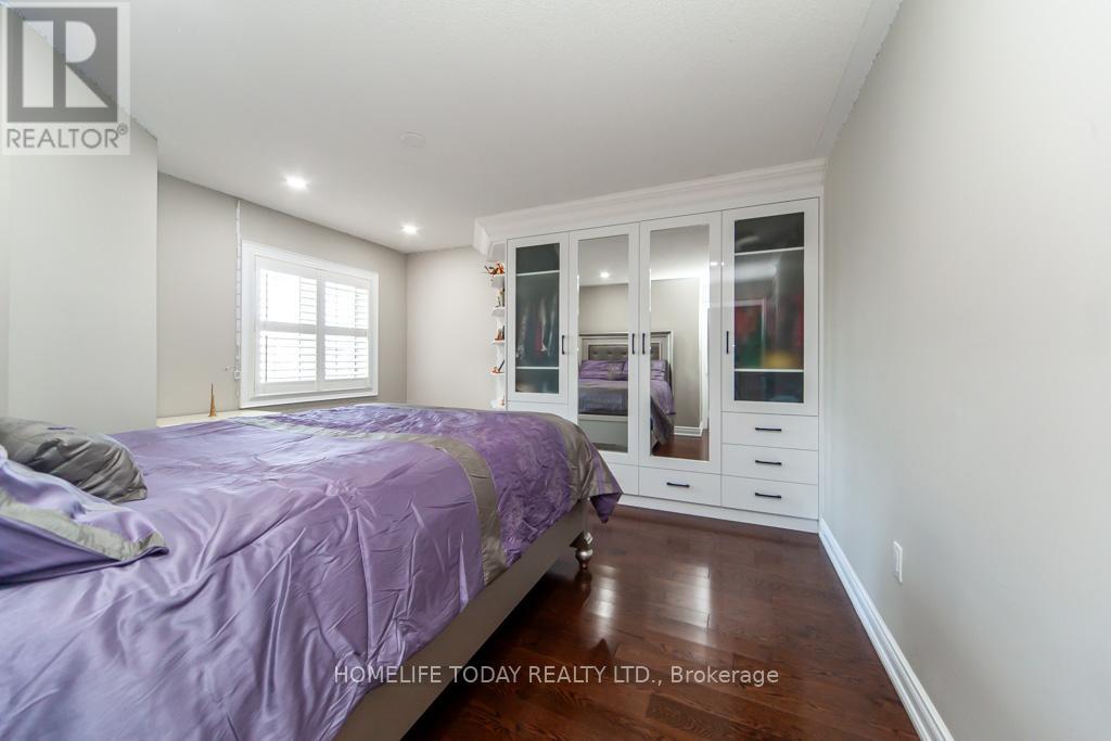 Photo 2 of 238 Wardlaw Place, Vaughan ON