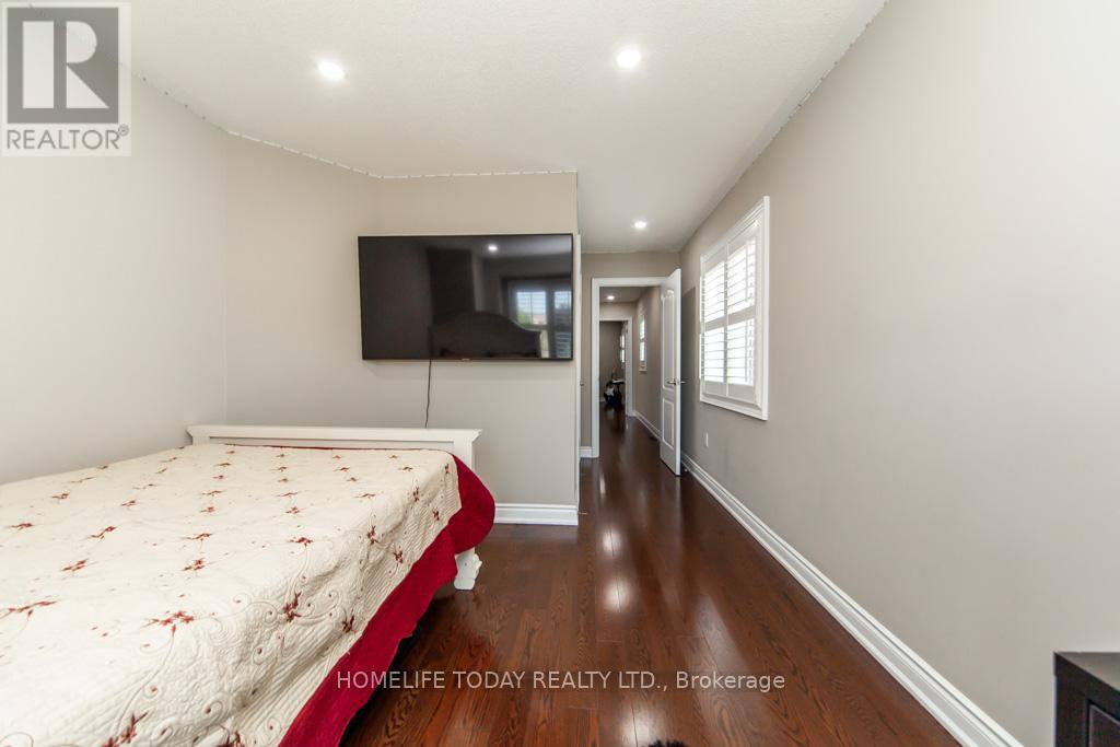 Photo 1 of 238 Wardlaw Place, Vaughan ON