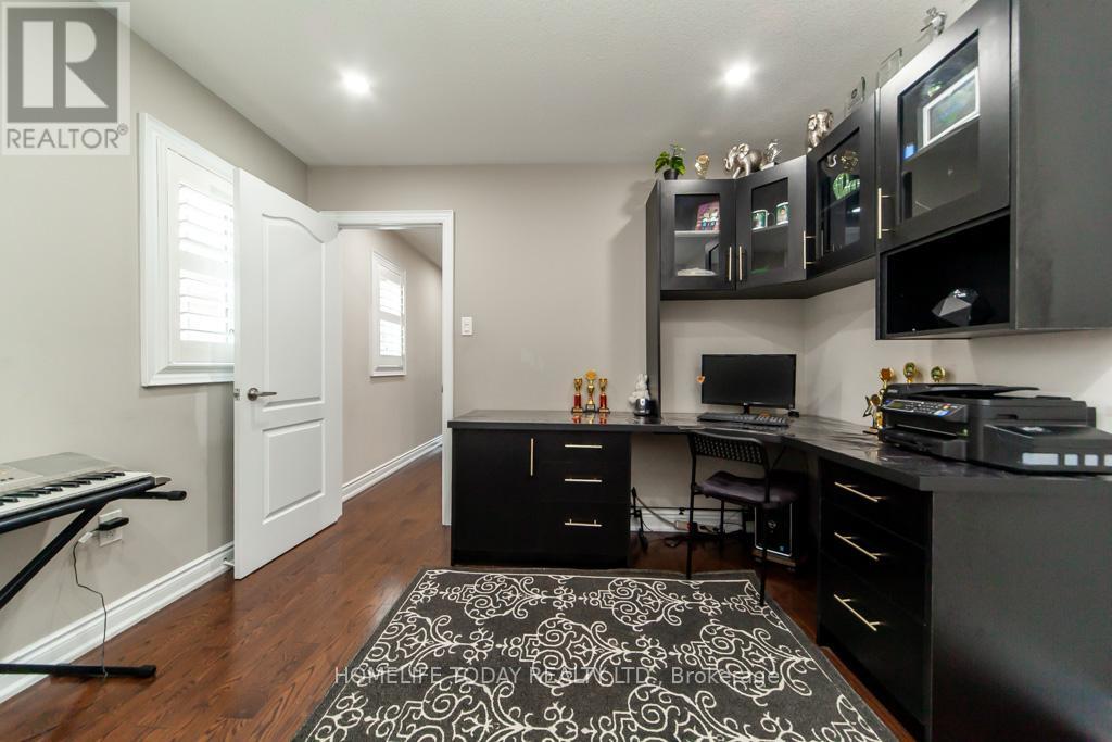 Photo 48 of 238 Wardlaw Place, Vaughan ON
