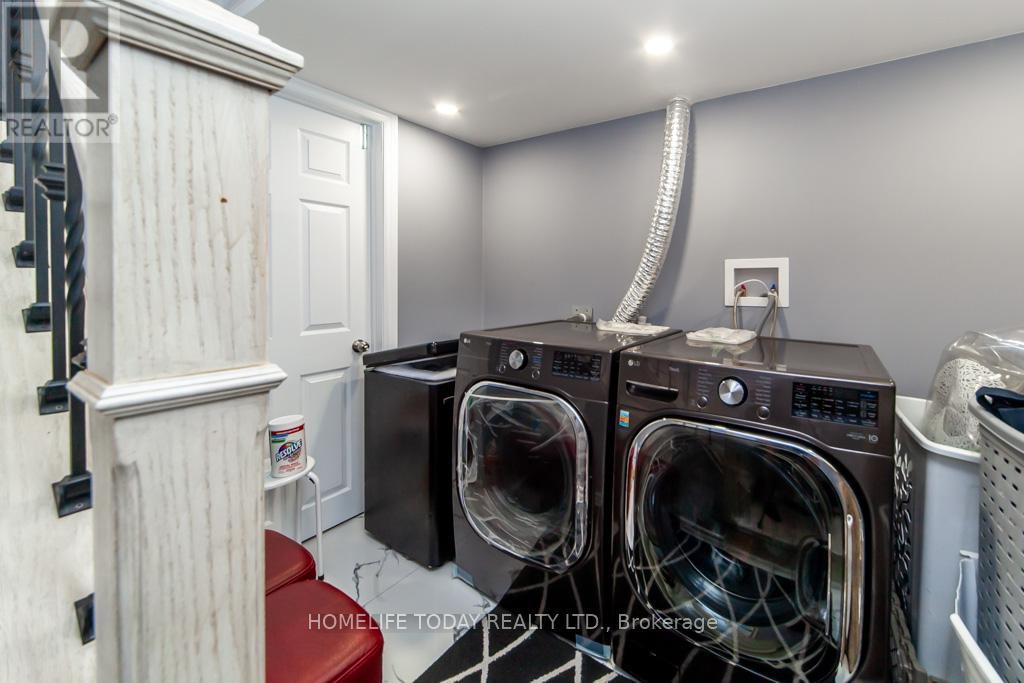 Photo 33 of 238 Wardlaw Place, Vaughan ON