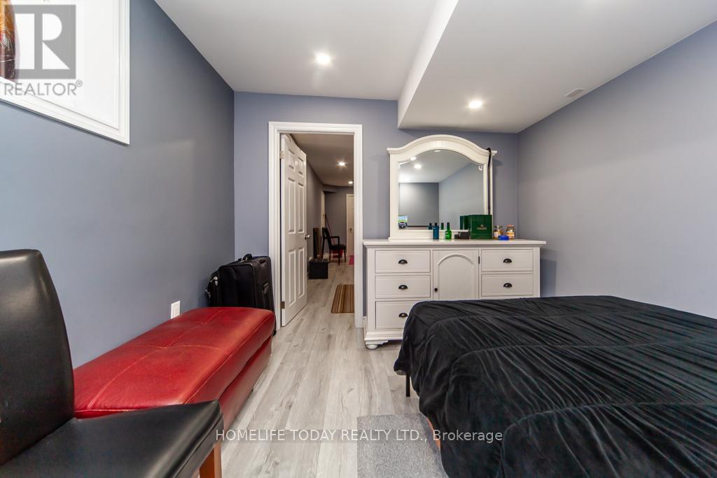 Photo 42 of 238 Wardlaw Place, Vaughan ON