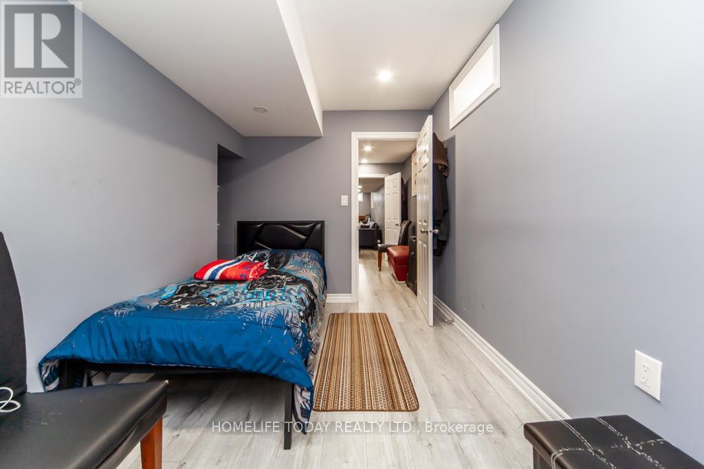 Photo 6 of 238 Wardlaw Place, Vaughan ON