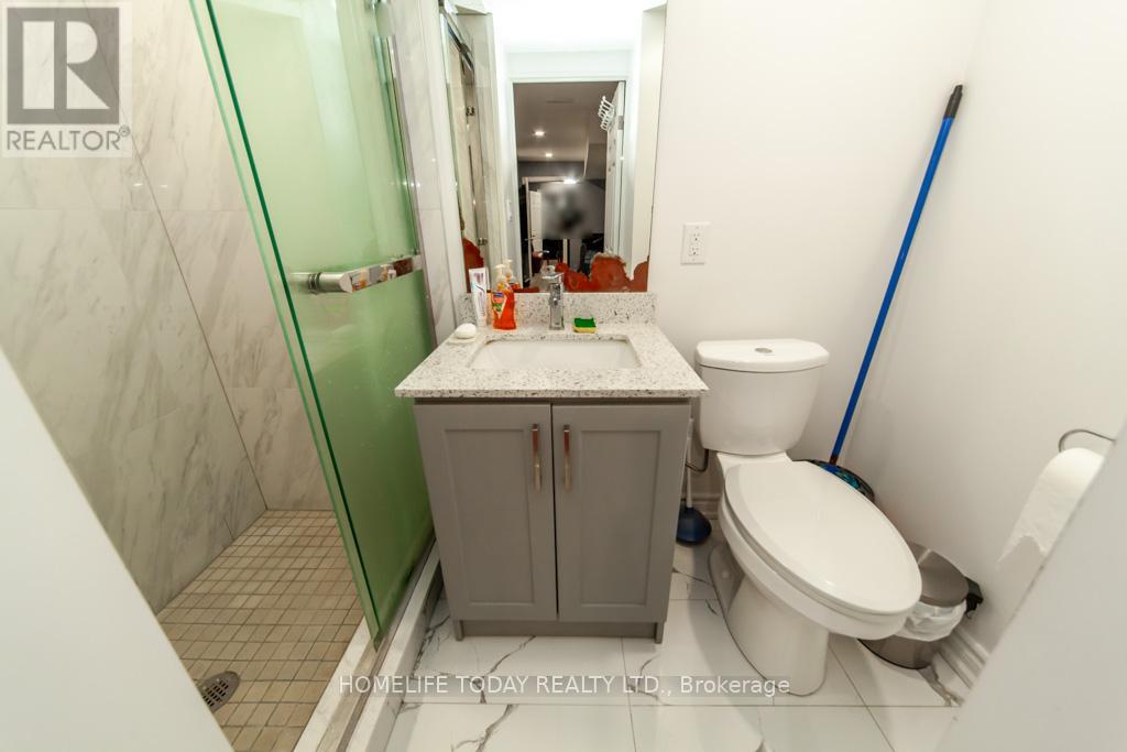 Photo 16 of 238 Wardlaw Place, Vaughan ON