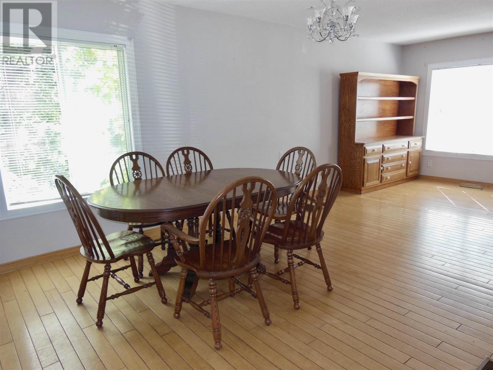 Photo 7 of 548 Lake St, Sault Ste Marie ON
