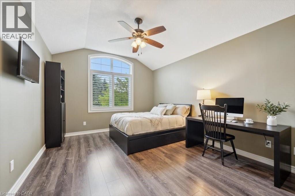Photo 35 of 572 Falconridge Crescent, Kitchener ON