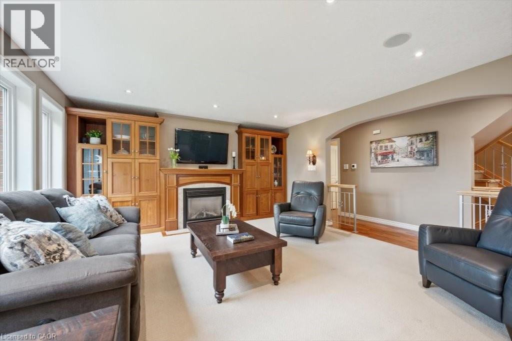 Photo 19 of 572 Falconridge Crescent, Kitchener ON