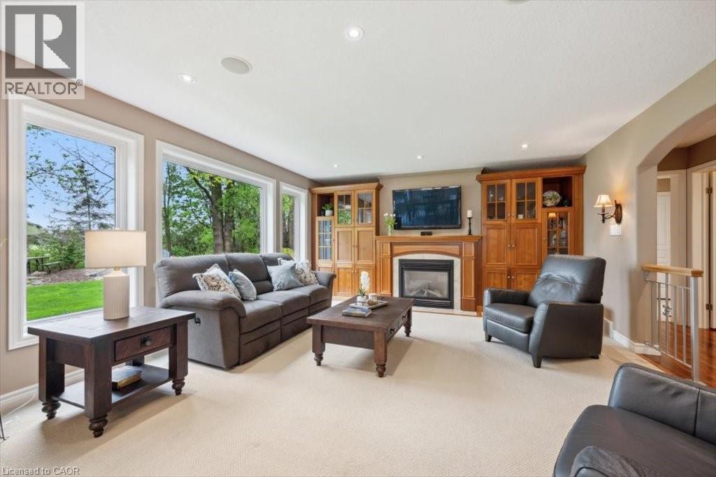 Photo 22 of 572 Falconridge Crescent, Kitchener ON