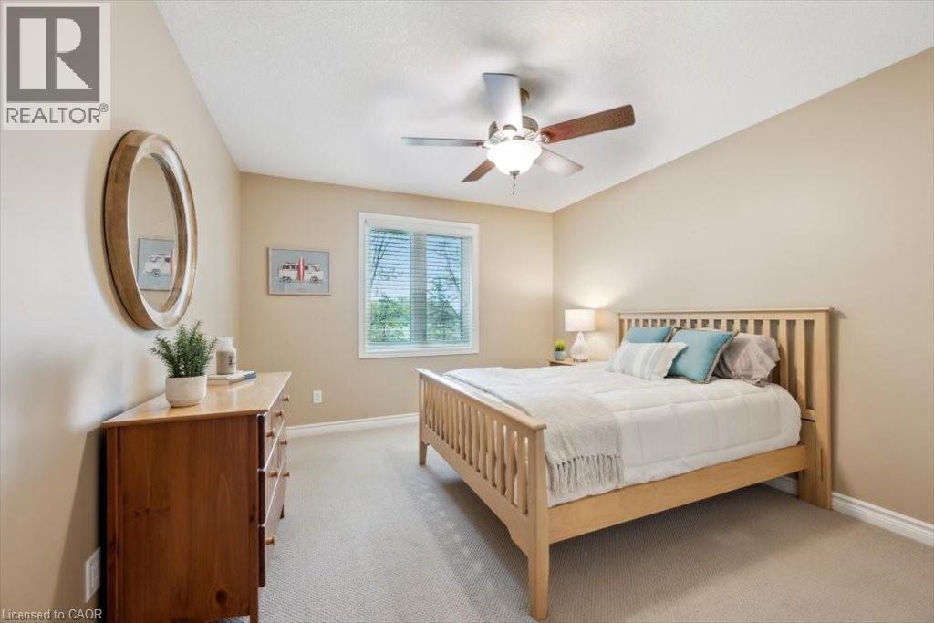 Photo 34 of 572 Falconridge Crescent, Kitchener ON