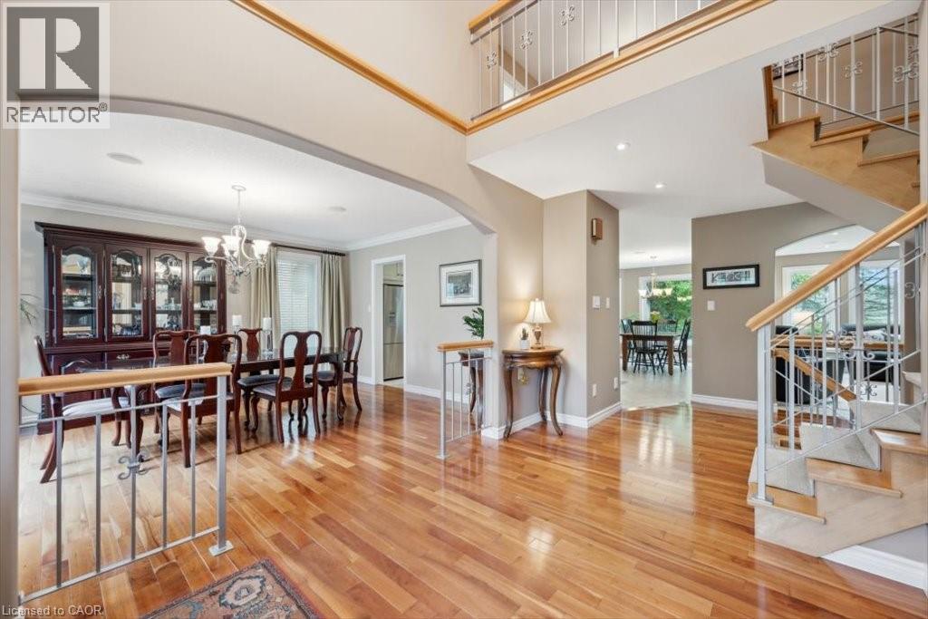 Photo 4 of 572 Falconridge Crescent, Kitchener ON