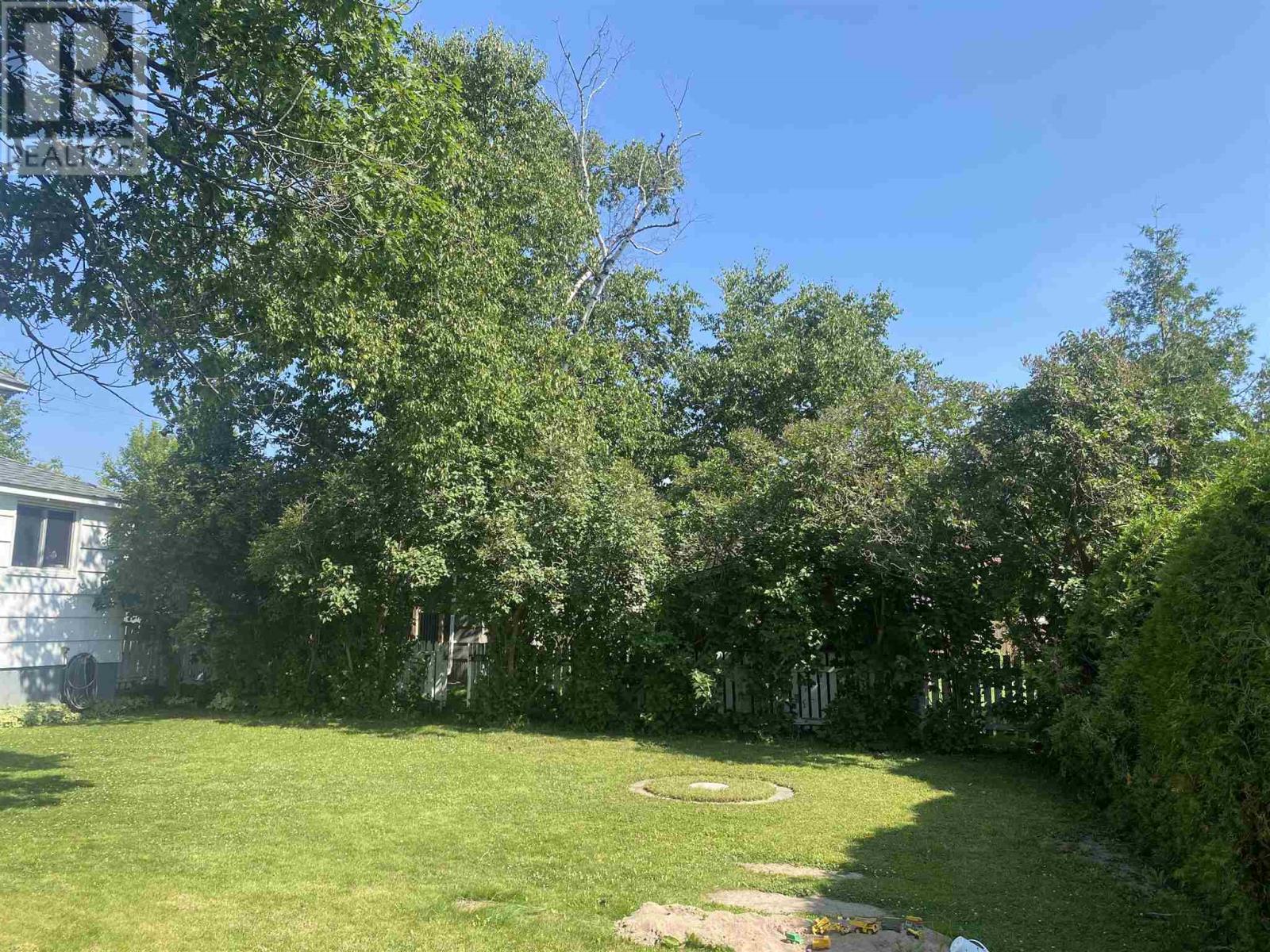 Photo 18 of 548 Lake St, Sault Ste Marie ON