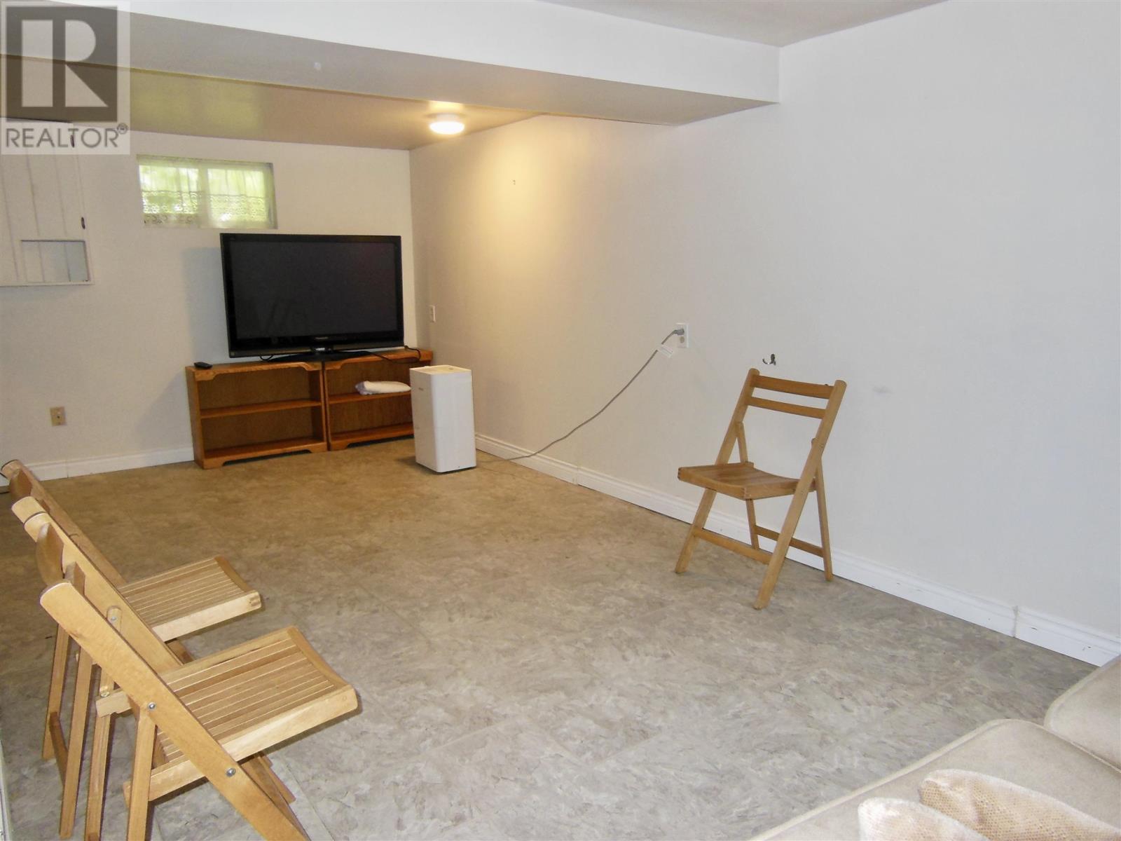 Photo 4 of 548 Lake St, Sault Ste Marie ON