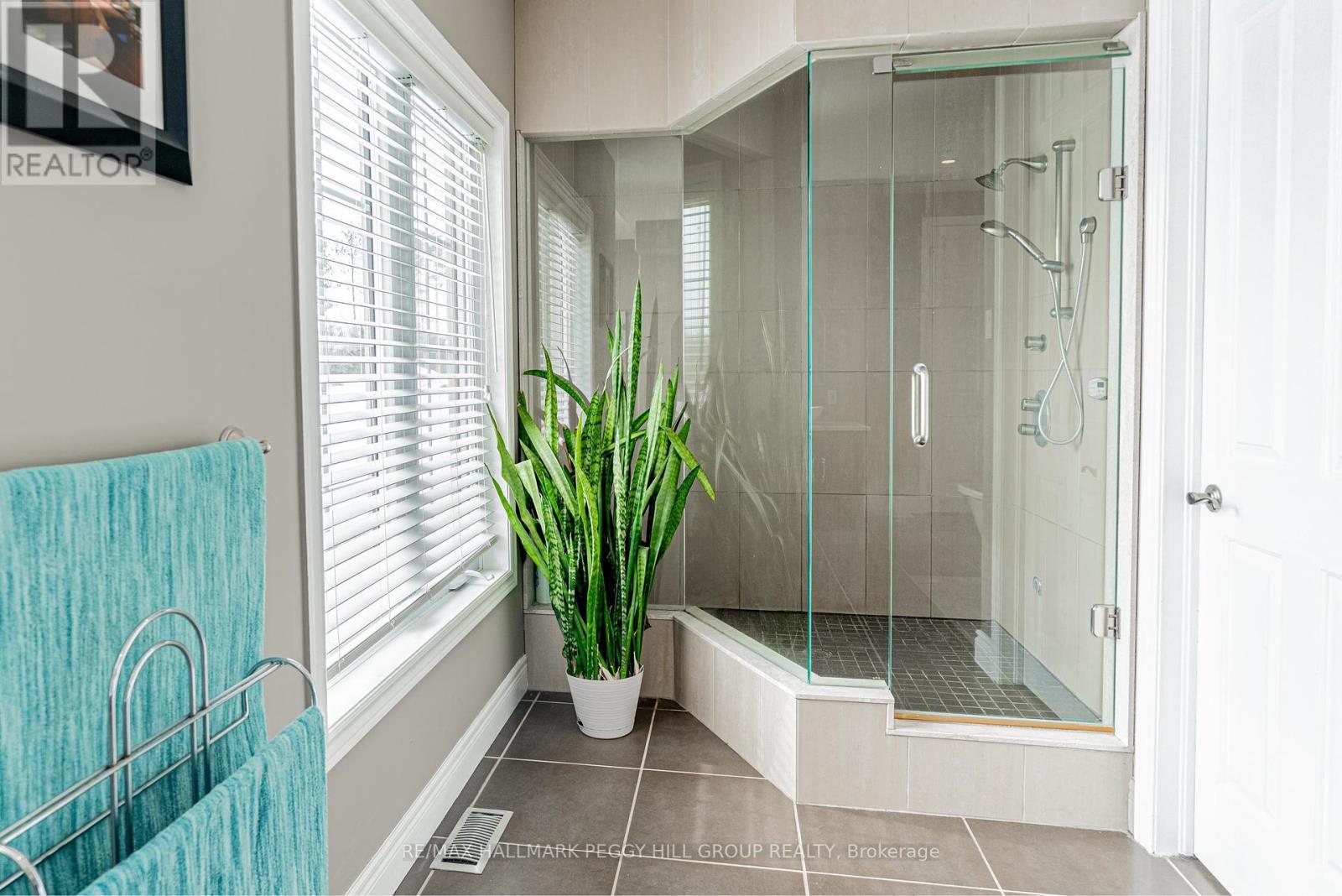 Photo 8 of 1372 Division Road E, Severn ON