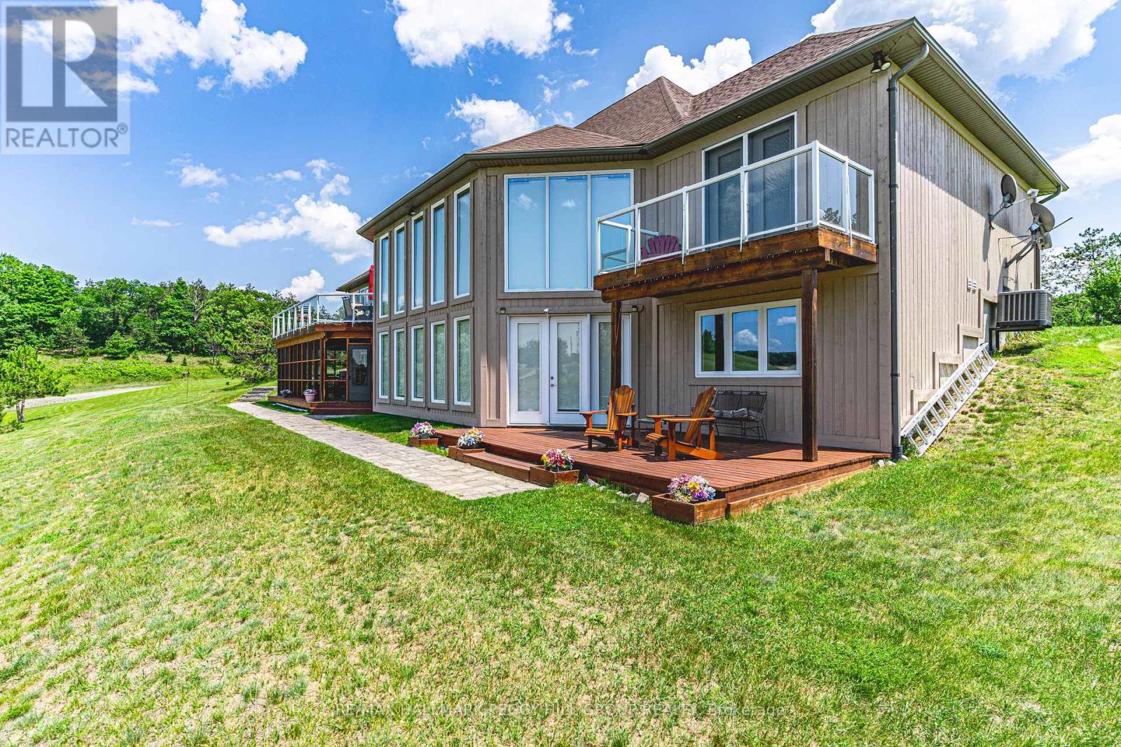 Photo 9 of 1372 Division Road E, Severn ON