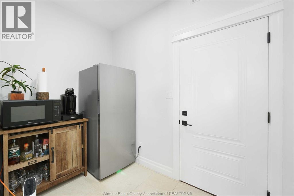 Photo 24 of 72 Scott Drive, Amherstburg ON