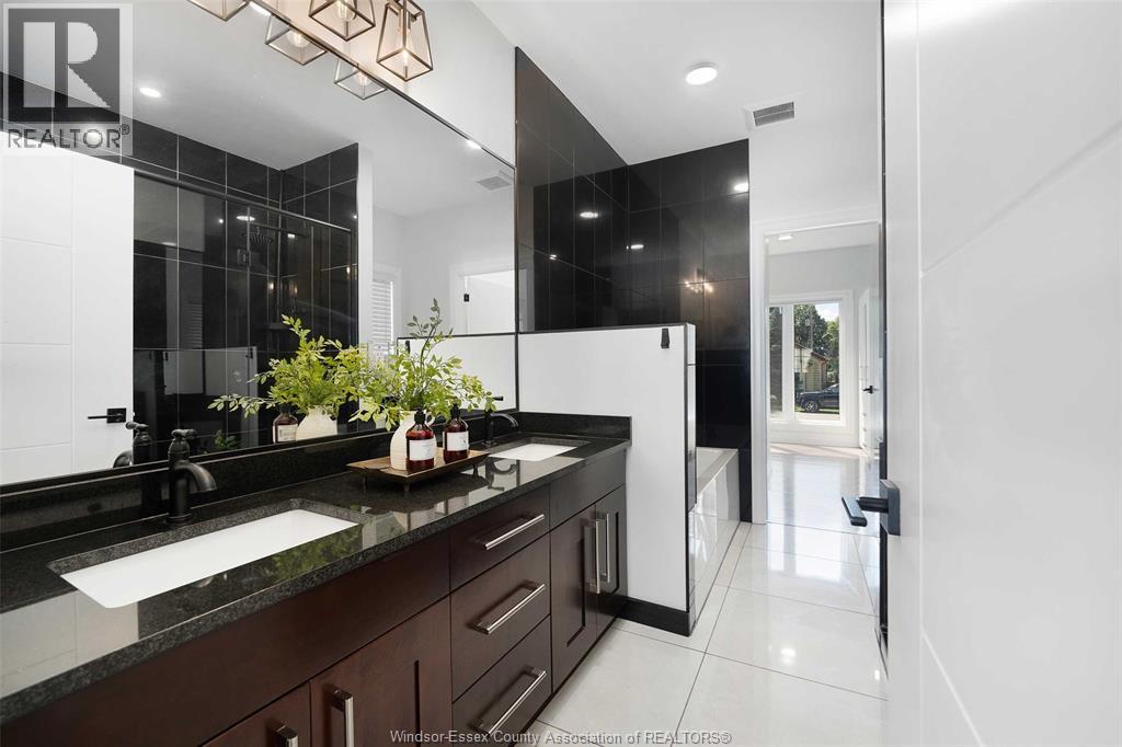 Photo 28 of 72 Scott Drive, Amherstburg ON