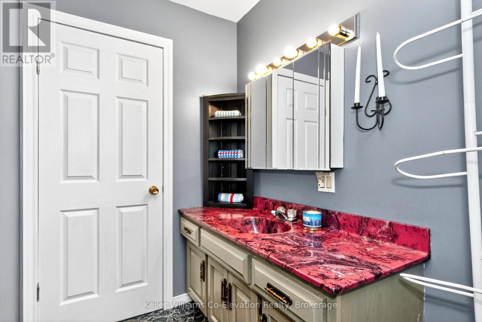 Photo 15 of 62 George Street E, Clearview ON